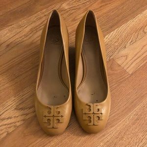 Tory Burch Nude Pumps